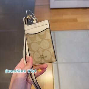 NWT COACH 63274 Signature Lanyard ID Badge Holder Gold/Sand/Chalk